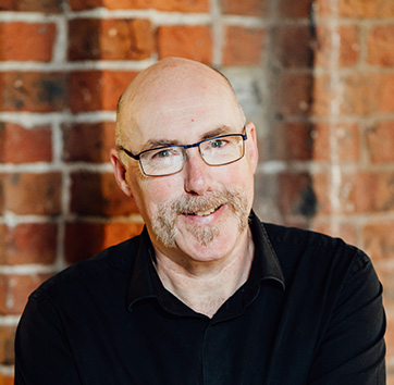 Head shot of Mac Patterson